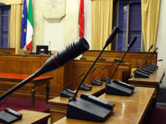 Maggioranza sfaticata: 150 richieste di commissione in coda e lavori fermi per una settimana Maggioranza sfaticata: 150 richieste di commissione in coda e lavori fermi per una settimana
