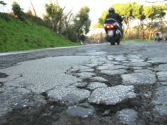Strade gruviera, il Pd: “Fondo straordinario per la manutenzione” Strade gruviera, il Pd: “Fondo straordinario per la manutenzione”