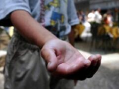 Povertà e Profughi: problemi epocali affrontati con le aspirine Povertà e Profughi: problemi epocali affrontati con le aspirine