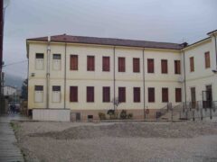 Ex scuole elementari di Poiano: il centro destra litigioso danneggia il territorio Ex scuole elementari di Poiano: il centro destra litigioso danneggia il territorio