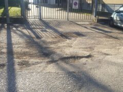 Decoro dei quartieri: riqualificare il piazzale delle scuole Vivaldi Raccolta firme ed emendamento al bilancio di previsione 2017 Decoro dei quartieri: riqualificare il piazzale delle scuole Vivaldi Raccolta firme ed emendamento al bilancio di previsione 2017