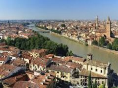 VERONA CAPITALE DELLA CULTURA: MEGLIO TARDI CHE MAI VERONA CAPITALE DELLA CULTURA: MEGLIO TARDI CHE MAI