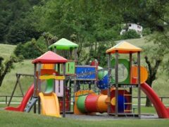 Criticità parco giochi comunali: zone franche per ladri, vandali e zanzare Criticità parco giochi comunali: zone franche per ladri, vandali e zanzare