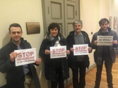 Sit-in a palazzo Barbieri per chiedere presidio fisso anti-tir a San Massimo Sit-in a palazzo Barbieri per chiedere presidio fisso anti-tir a San Massimo