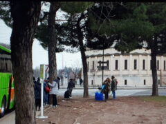 Bagni chimici nell’area verde di piazzale XXV Aprile Bagni chimici nell’area verde di piazzale XXV Aprile