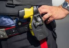 Taser e sicurezza: quando la fantascienza incontra la fantapolitica Taser e sicurezza: quando la fantascienza incontra la fantapolitica