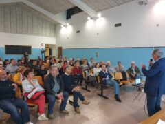 Nuovo Stadio, i cittadini: “Si ristrutturi il vecchio, oppure fuori dal quartiere!” Nuovo Stadio, i cittadini: “Si ristrutturi il vecchio, oppure fuori dal quartiere!”