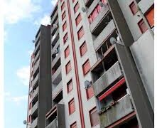 Palazzoni Agec del Saval: dopo la passerella politica restano soltanto le impalcature Palazzoni Agec del Saval: dopo la passerella politica restano soltanto le impalcature