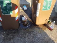Saval: cassonetti stracolmi e mancate manutenzioni alle aree comunali. “Ordinaria dis-amministrazione” Saval: cassonetti stracolmi e mancate manutenzioni alle aree comunali. “Ordinaria dis-amministrazione”