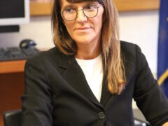 Violenza di genere – Bigon (PD): “Regione poco sensibile al dramma della violenza di genere: respinto emendamento su maggiori risorse per il supporto psicologico. Così non va, continuerò a sollecitare la Giunta su questo tema” Violenza di genere – Bigon (PD): “Regione poco sensibile al dramma della violenza di genere: respinto emendamento su maggiori risorse per il supporto psicologico. Così non va, continuerò a sollecitare la Giunta su questo tema”