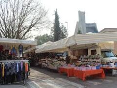 Spostamento mercato rionale del Saval: la maggioranza smentisce l’assessore al Commercio Spostamento mercato rionale del Saval: la maggioranza smentisce l’assessore al Commercio