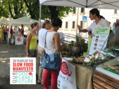 Mercato della Terra di Slow Food: si riparte… con lentezza! Mercato della Terra di Slow Food: si riparte… con lentezza!