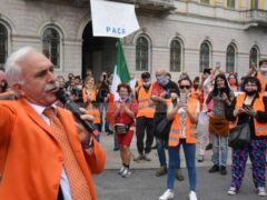 Manifestazione Gilet Arancioni? Nessun appoggio a tesi negazioniste ed estremiste Manifestazione Gilet Arancioni? Nessun appoggio a tesi negazioniste ed estremiste