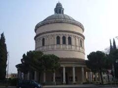 Lavori urgenti alla Basilica Madonna di Campagna Lavori urgenti alla Basilica Madonna di Campagna