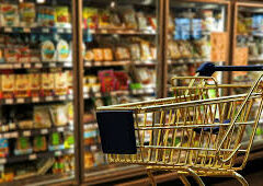 Petizione contro i due nuovi supermercati in Borgo Milano. Già 600 firme raccolte e residenti arrabbiati Petizione contro i due nuovi supermercati in Borgo Milano. Già 600 firme raccolte e residenti arrabbiati