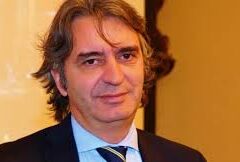 A sua insaputa… A sua insaputa…