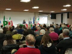 Tommasi ai Circoli Pd: “Prepariamoci a governare sotto un’unica bandiera, quella di Verona” Tommasi ai Circoli Pd: “Prepariamoci a governare sotto un’unica bandiera, quella di Verona”