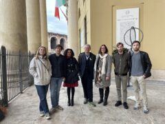 Per una Biblioteca Civica a servizio di utenti, studenti e famiglie Per una Biblioteca Civica a servizio di utenti, studenti e famiglie