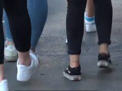 Violenze e molestie sul Garda, Serracchiani (Pd): “Violenza inaccettabile, non importa chi la fa” Moretti (Pd): “Inadeguata prevenzione sui mezzi regionali” Violenze e molestie sul Garda, Serracchiani (Pd): “Violenza inaccettabile, non importa chi la fa” Moretti (Pd): “Inadeguata prevenzione sui mezzi regionali”